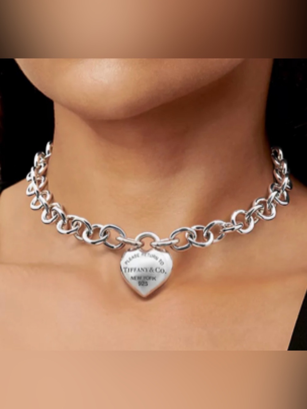 Tiffany & Co. Return to Tiffany Full  Heart toggle Necklace .,